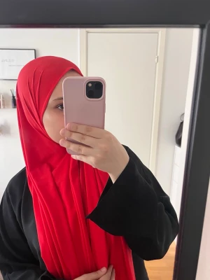 Premium Jersey - hijab  - Helt oanvänd i färgen röd 🌹