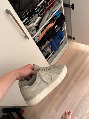 Axel Arigato Platform light grey  - Tröttnat men bra skick