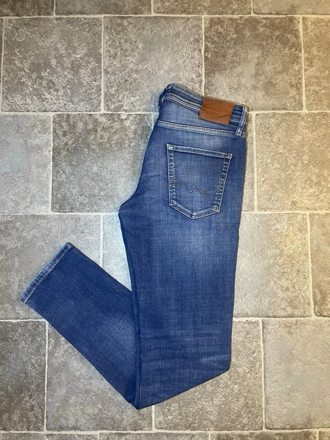 Blå slim fit jeans med slitningar - 1
