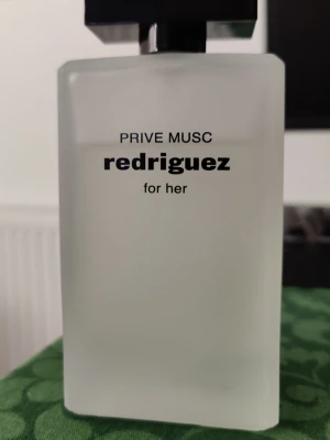 Fragrance World Redriguez Prive Musc  - Fragrance World Redriguez Prive Musc, ca 75ml kvar av 100