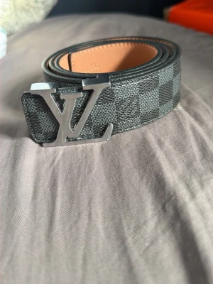 Bälte  - Ritkigt snyggt bälte, bra skick! Hör av er vid frågor 
