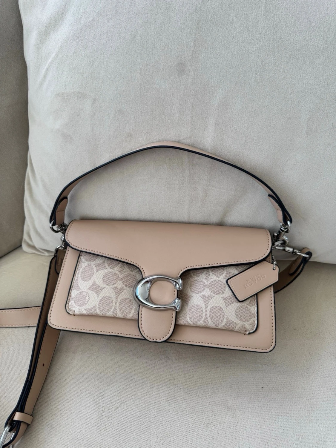 Beige axelväska med silverdetalj - 5