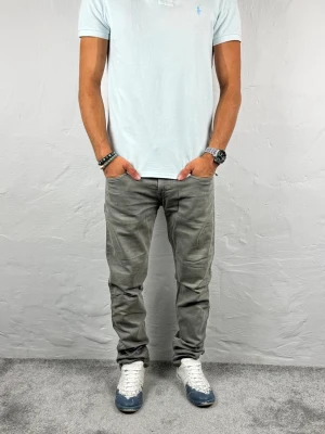 Replay jeans  - Ett par riktigt snygg jeans från Replay i storlek W29 L32 i modellen Anbbas 