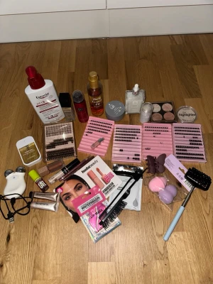 Stort kit med smink och skönhetsprodukter - Ett blandat kit med smink och skönhetsprodukter,
