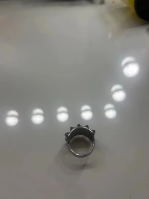 Silver edblad ring  - Silver edblad ring i mycket bra skick knappt använd då jag inte andvänder silver smycken, inget silver har åkt av eller liknande utan ringen är som ny därav ett lite högre pris men fortfarande mycket lägre en jag köpte den för ordinarie pris var ungefär runt 400kr, storleken är 17.50, hör av dig vid intresse och eller flera bilder på ringen☺️ 