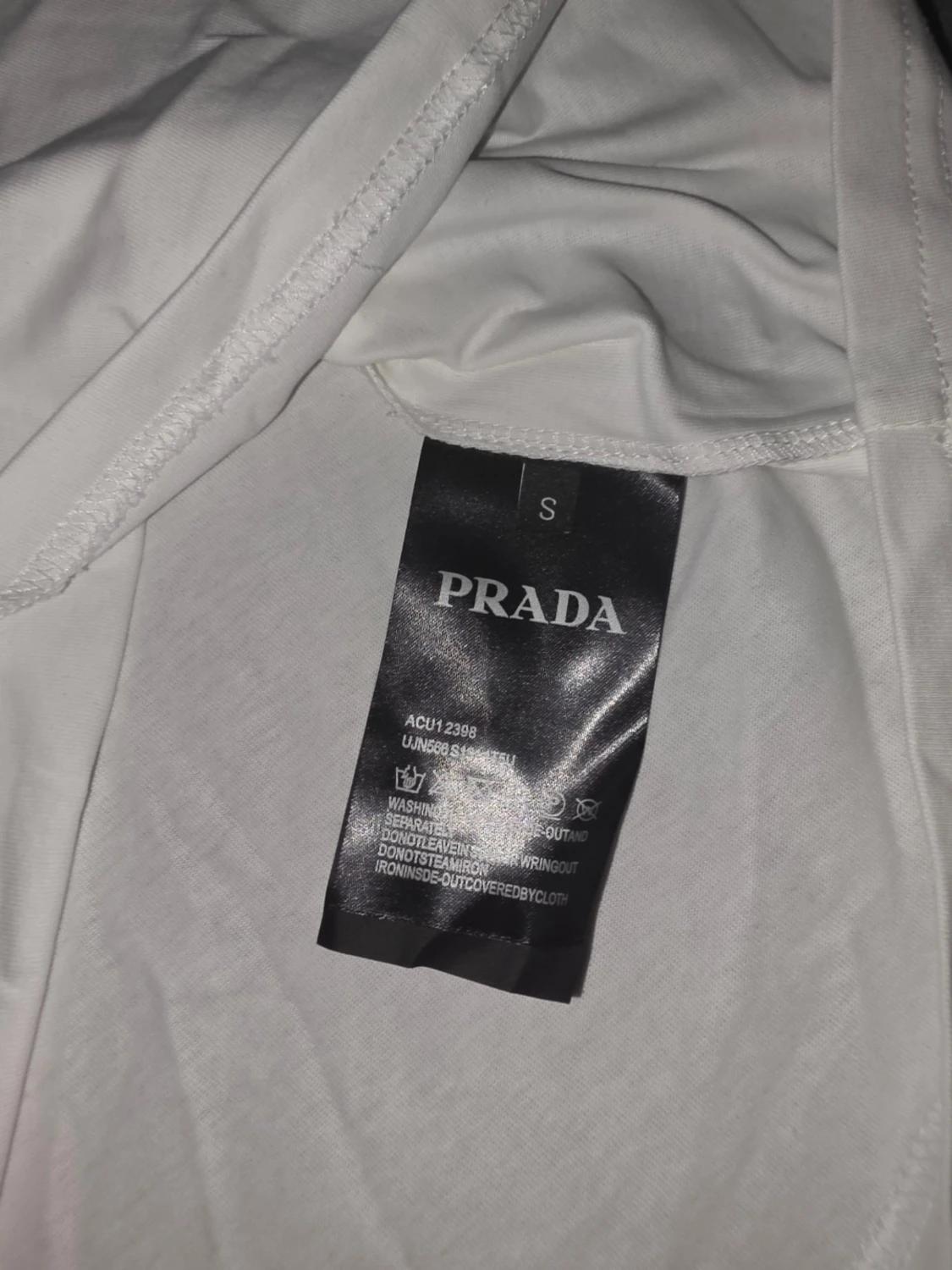 Vit t-shirt från Prada med logga - 3