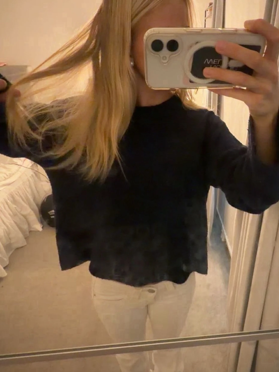 Mörkblå stickad tröja - 1
