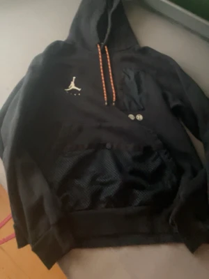 Nike Jordan hoodie  - Använder inte kan byta mot något också de bara att skriva 