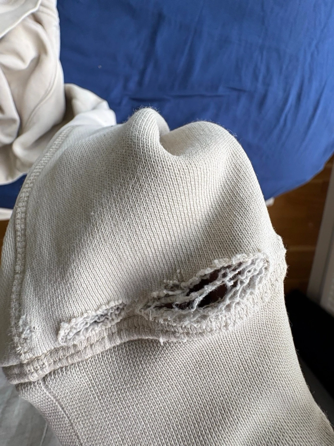 Beige hoodie med teddyfoder - 4