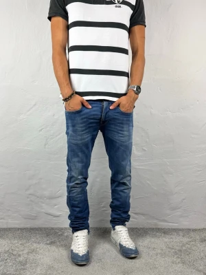 Replay jeans  - Ett par riktigt snygga jeans från Replay i storlek W27 L30 i modellen Anbbas 