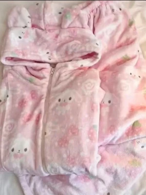 Rosa fluffigt loungewear-set med kaninöron - den e från aliexpress