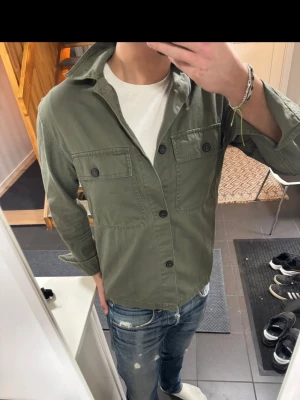 Grön Overshirt - Storlek M