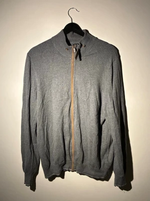 Massimo dutti kofta - Grå Massimo dutti zip up storlek L