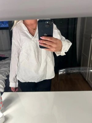 Vit skjorta - En vit skjorta från kappahl, inga tecken på använding