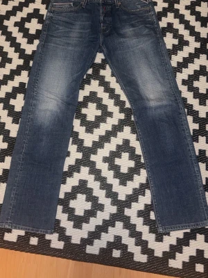 Replay Waitom  - Replay waitom jeans i strl 31x32. Väldigt bra skick