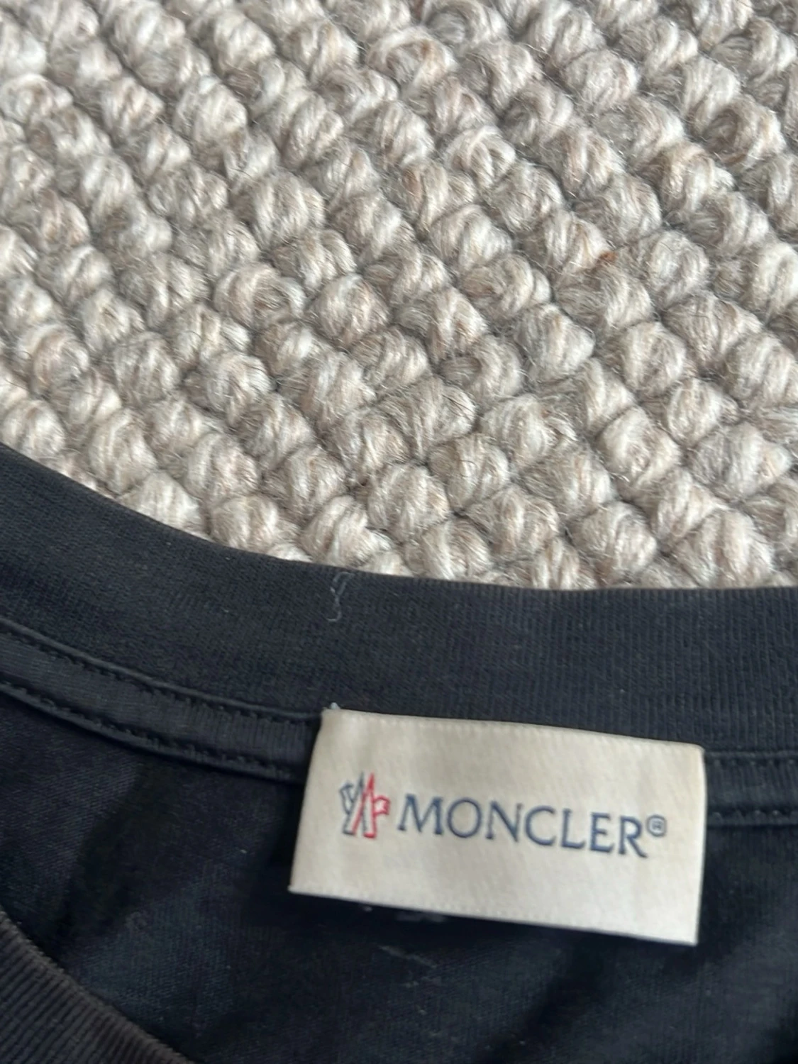 Svart t-shirt från Moncler - 1