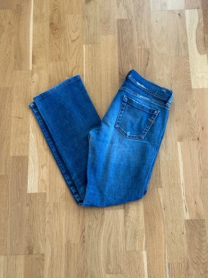 Diesel Jeans - Säljer ett par riktigt snygga Diesel jeans. Storleken på jeansen är W29. Passar XS/S/M. Perfekta till vardagslooken och passar till det mesta. Säljs för 249kr pga att jag inte får användning av dem och nypris är 1300-1800kr!☺️