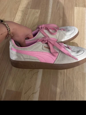 Puma sneakers - Rosa och beiga Puma sneakers