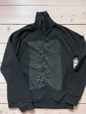 Joy Division Svart Zip Up - Storlek S/M