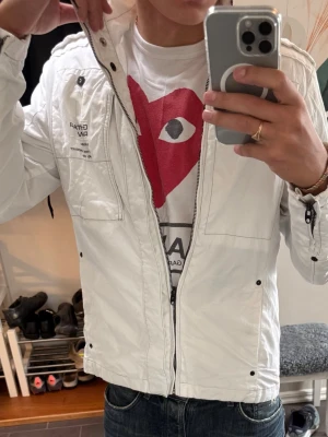G-Star Raw Jacka M - Riktigt skön jacka från G-star raw i storlek M Jag är 190 väger 78 men den är för liten för mig