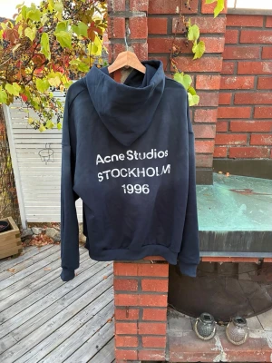 Acne Studios Hoodie - Aldrig använd, helt i nyskick. Hör av er!