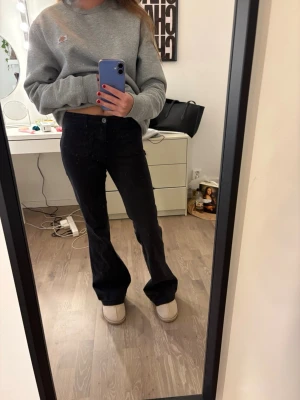 Snygga jeans - Säljer ett par jeans från bershka i mycket bra skick💕