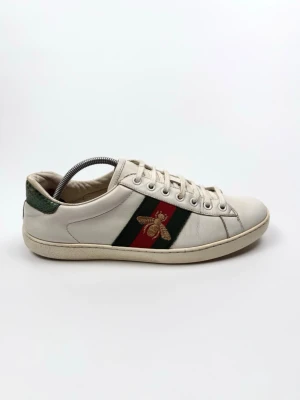 Gucci Ace Skor - Gucci ace bee | Storlek UK 6,5 / 40,5 | Skick 8/10 | Nypris ca 7300kr | 100% autentiska |