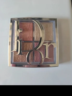 Dior Backstage Glow Maximizer Palette - Säljer en Diorpalett. Testad en gång