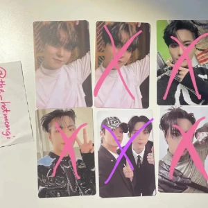 ateez photocards  - säljer dessa photocards från blandade album för 43kr/st (frakte inte inkluderat). Skicka meddelande för att köpa.