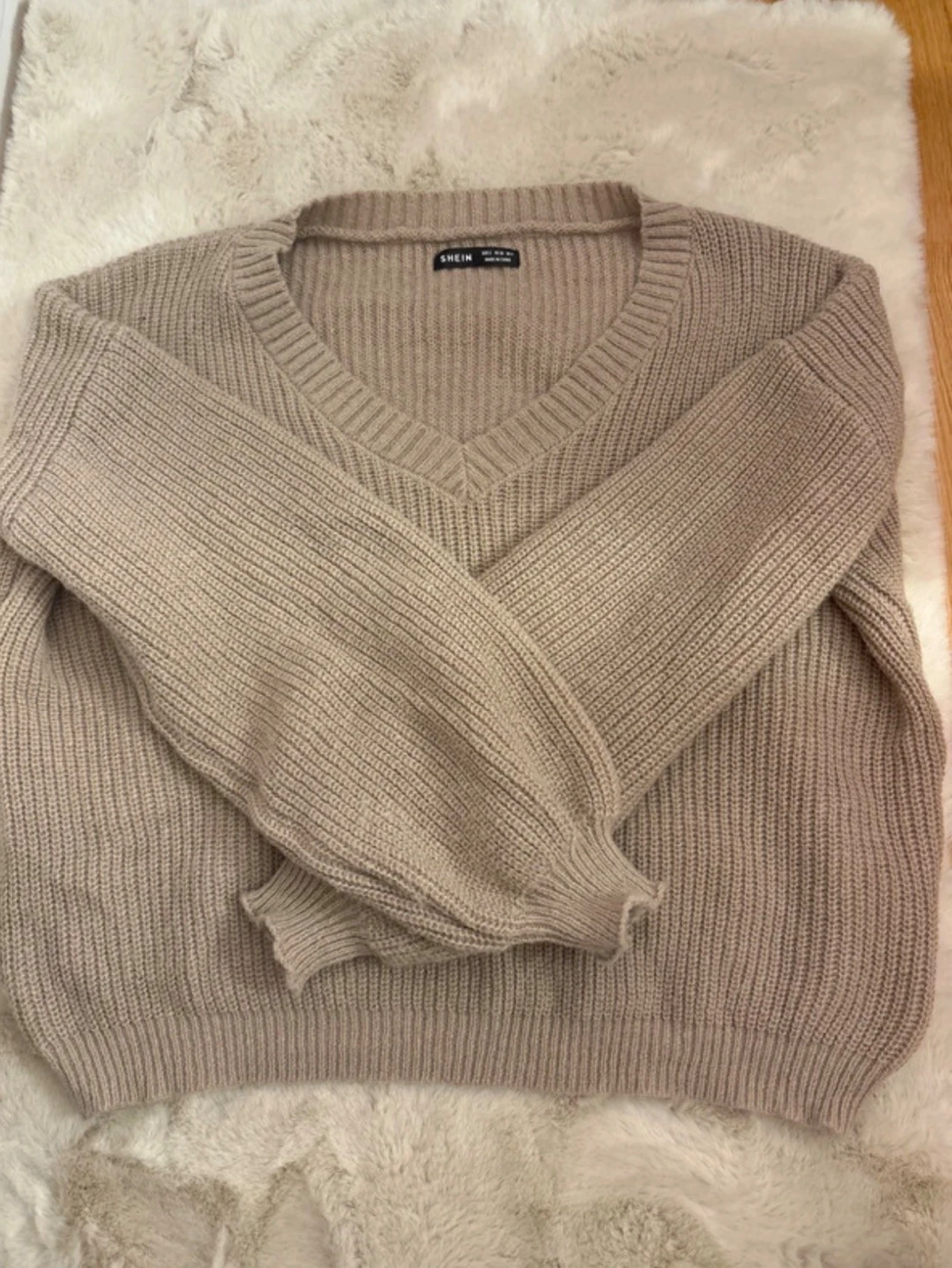 Beige stickad tröja - 1