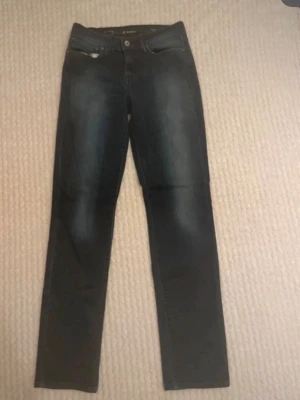 Jeans paket - 4 stycken jeans i olika storlekar från S-L