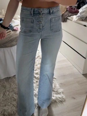 Snygga jeans  - As snygga jeans från Gina som är slutsålda ❤️ jag är 170 för referens! Storlek 36