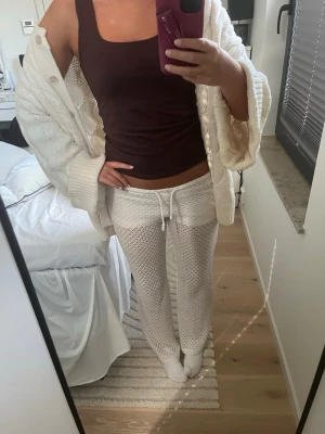 Vita nätbyxor - Jättesnygga nätbyxor!! 🥰 De är rätt så använda, skicka bild om ni vill se defekter! Inte jättemycket man tänker på dock! 💓