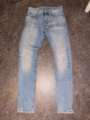 G star jeans - G star raw jeans. Storlek 29/32. 3301 tapered modell.
