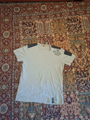 Ljusgrå sail racing t-shirt size M PRIS KAN DISKUTERAS!! - Skön ljusgrå sail racing t-shirt Size M PRIS KAN DISKUTERAS!!