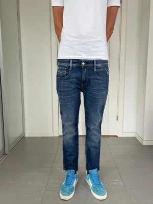 Replay Anbass Jeans - Säljer nu dessa Replay Anbass Jeans, W29 o L30 med mått ca 37 o 91 cm. skriv för fler bilder/frågor🙌🏼