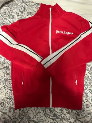 Palm angels zip  - Ny skick, äkta, känd bland rapparen Adaam som haft på sig den i konser och musikvideos