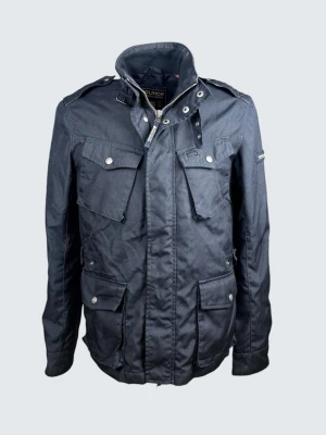 Woolrich Field Jacka - Skick: 8,5/10. | Ingår: endast jackan. | Nypris: +- 5800 SEK. | Givetvis äkta! Modellen är 183 cm. Vid frågor är det bara att höra av sig.