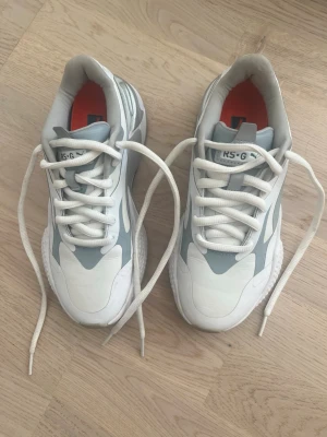 Puma RS-G - Bekväma sneakers som även passar utmärkt till golf. Använda enbart fåtal gånger. Nypris 1500:-. 
