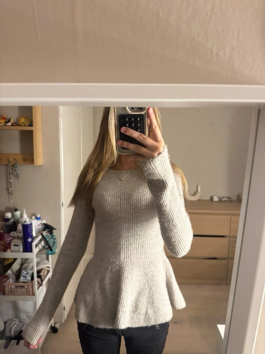 Beige peplumstickad tröja - 1