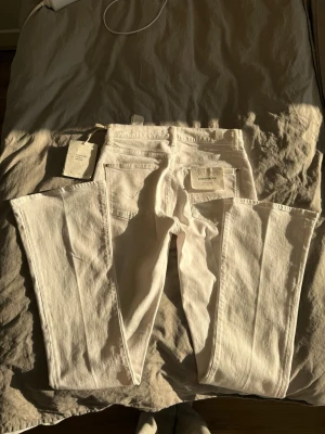 7 For All Mankind - Oanvända med prislapp kvar. Storlek 28