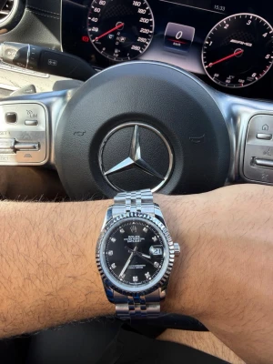 Rolx 36 mm - Automatik klocka. Helt ny. Använd en gång. 36 mm. Två extra länkar kommer med om man vill göra den större. Men det behöver rätt verktyg. 