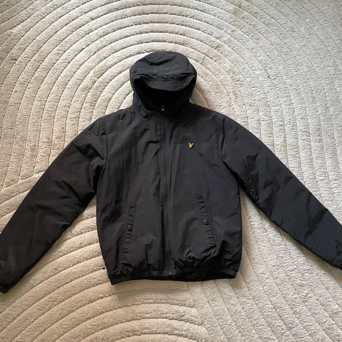 Svart quiltad vindjacka Lyle & Scott