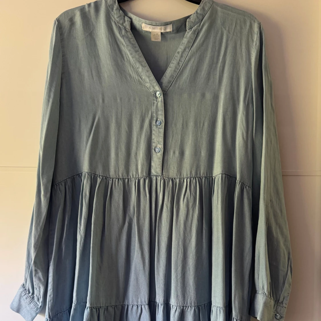 Ljusblå volangklänning från Amisu