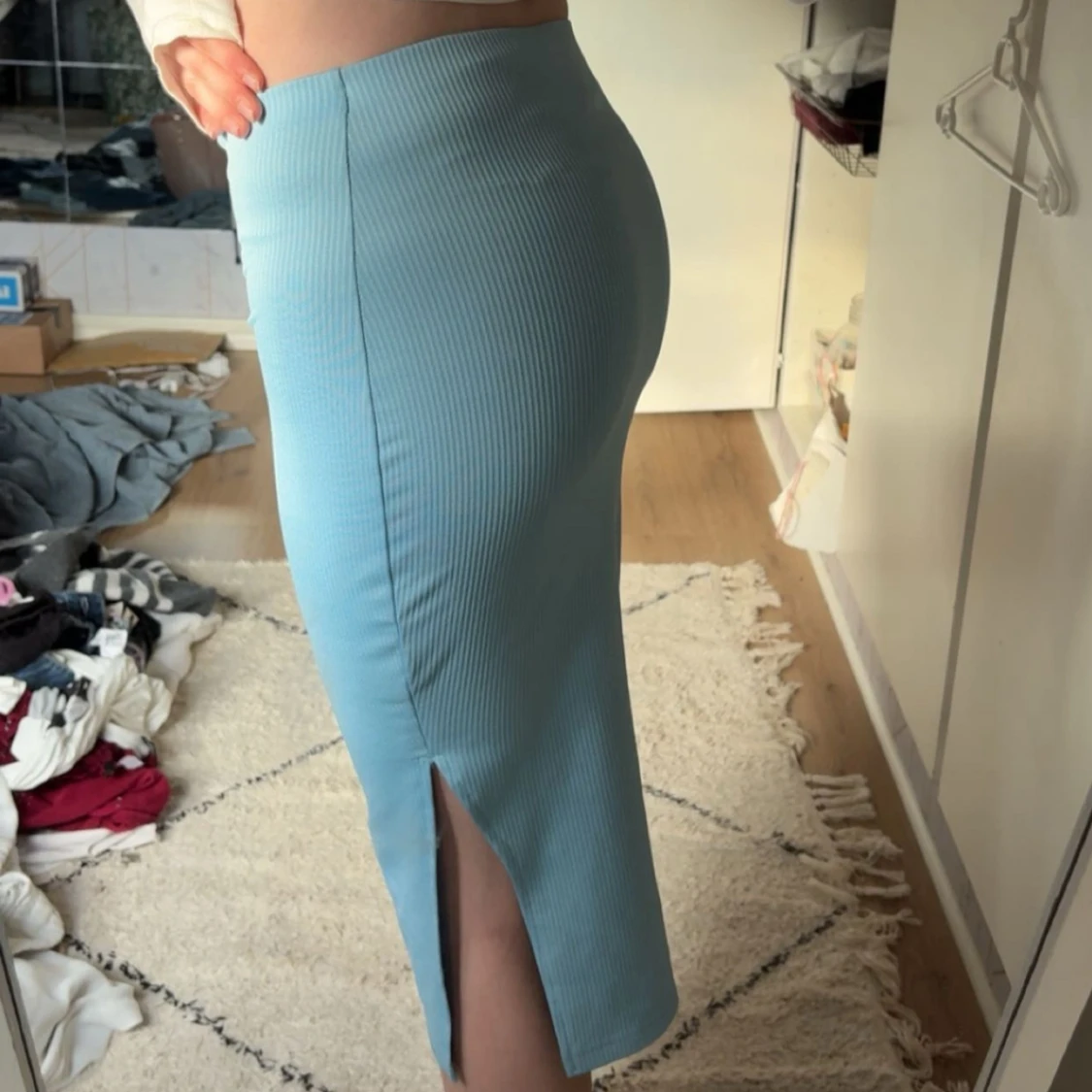 Ljusblå ribbad långkjol från Shein - 1