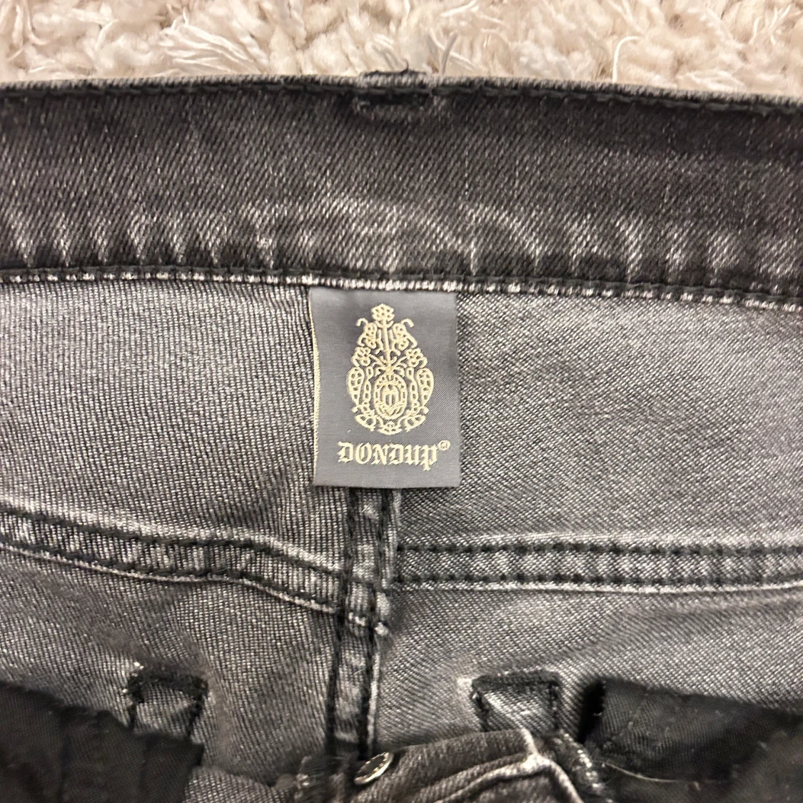 Svarta jeans från Dondup - 2