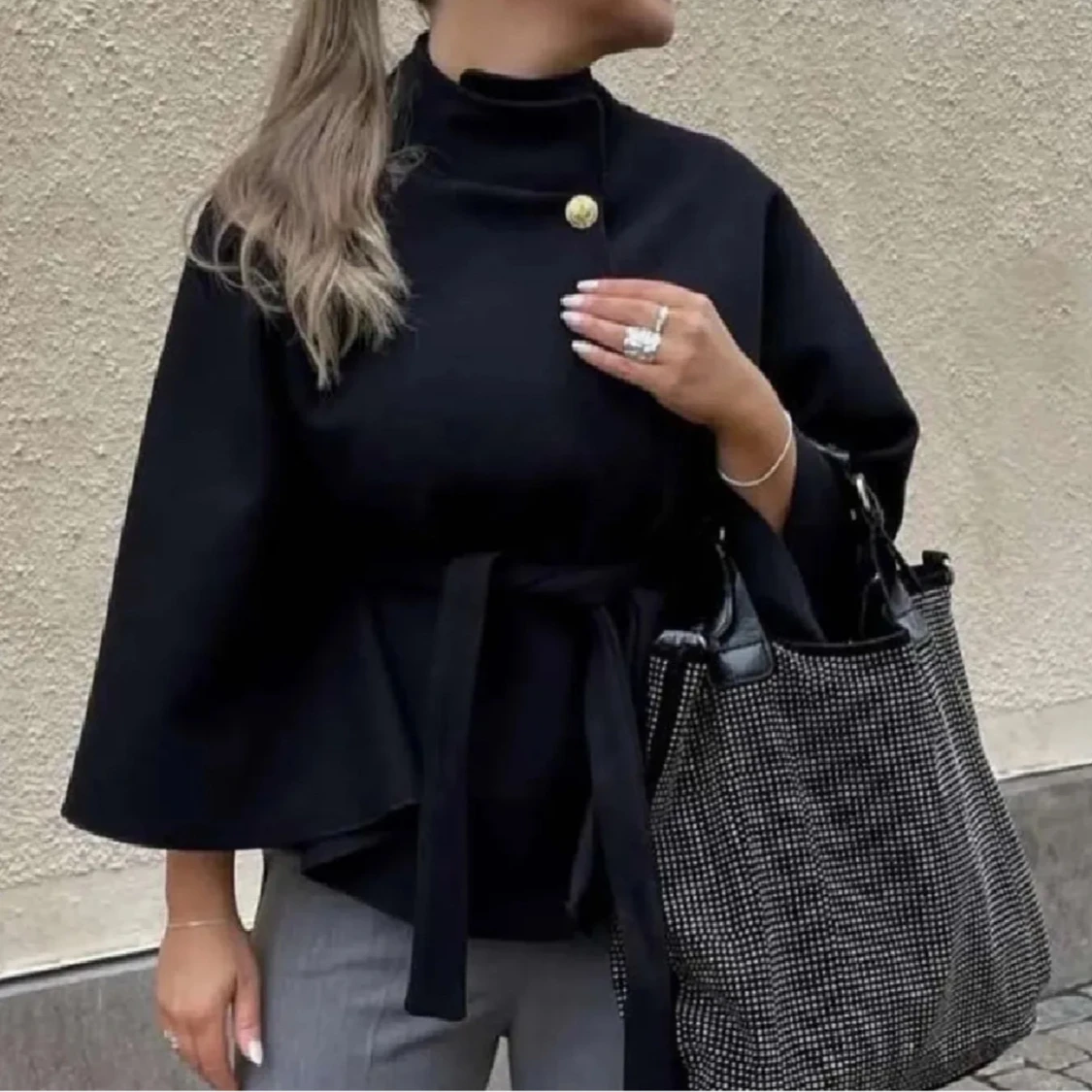 missäy poncho blair