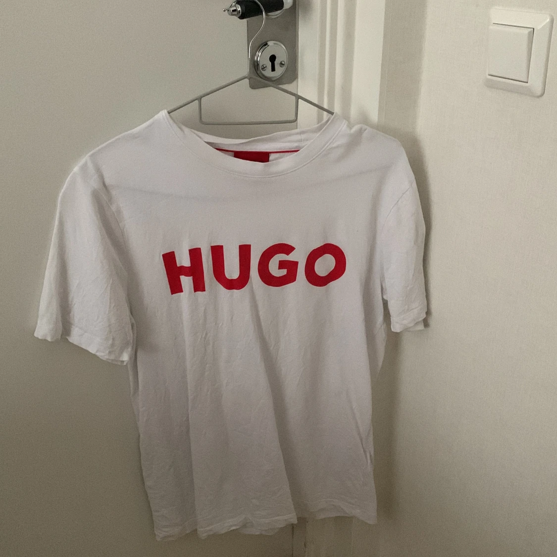 Vit t-shirt från Hugo boss