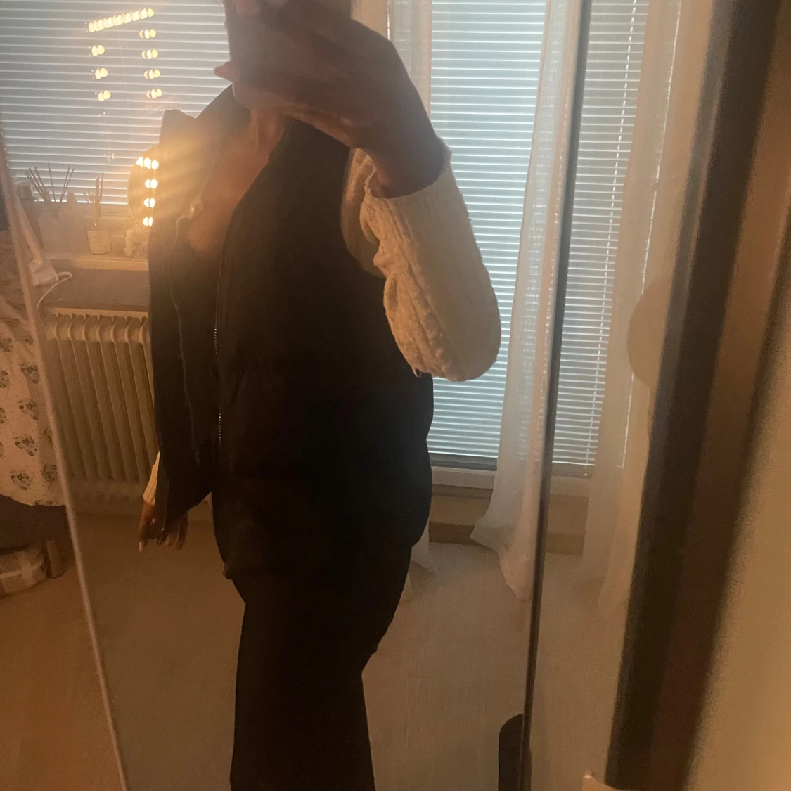 Svart dunväst med dragkedja - 2