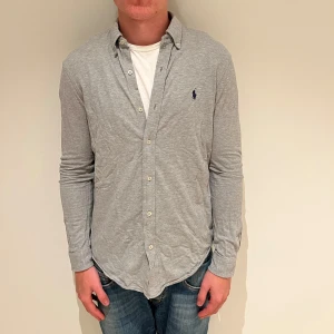 Ralph lauren skjorta - Köp sker via vår hemsida - ricodelluxury.com